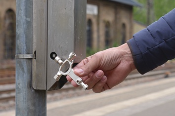 Klucz do szaf rozdzielczych 9 funkcji wbud. otwieracz do butelek TECWERK