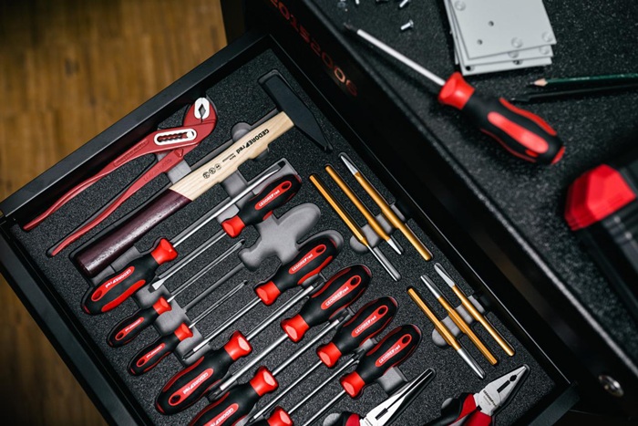 GEDORE red Schlosserhammer. Werkzeuge für Reparatur und Instandhaltung GEDORE red Schlosserhammer. Werkzeuge für Reparatur und Instandhaltung